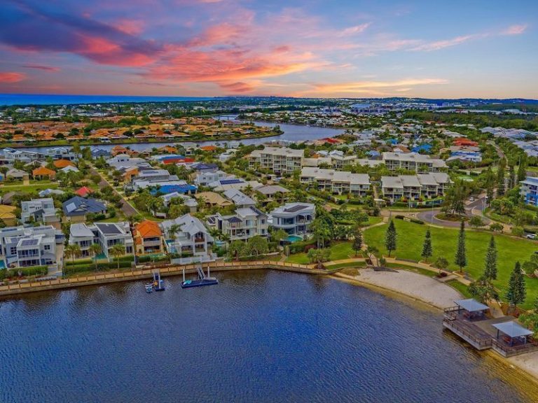 6 Mykonos Court, Kawana Island QLD 4575 - photo 15