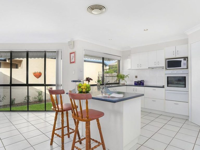 6 Mykonos Court, Kawana Island QLD 4575 - photo 5