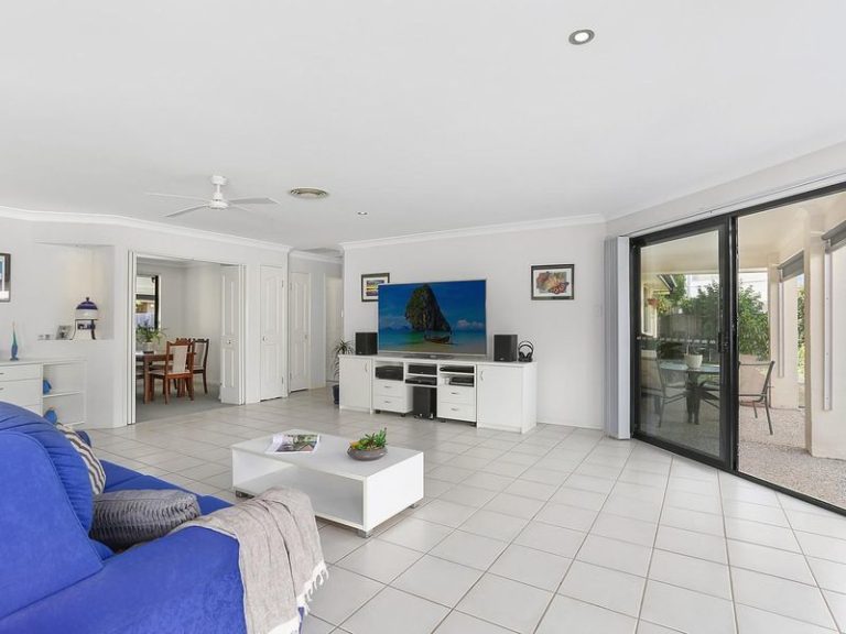 6 Mykonos Court, Kawana Island QLD 4575 - photo 7