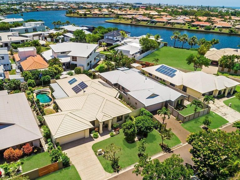 6 Mykonos Court, Kawana Island QLD 4575 - photo 8