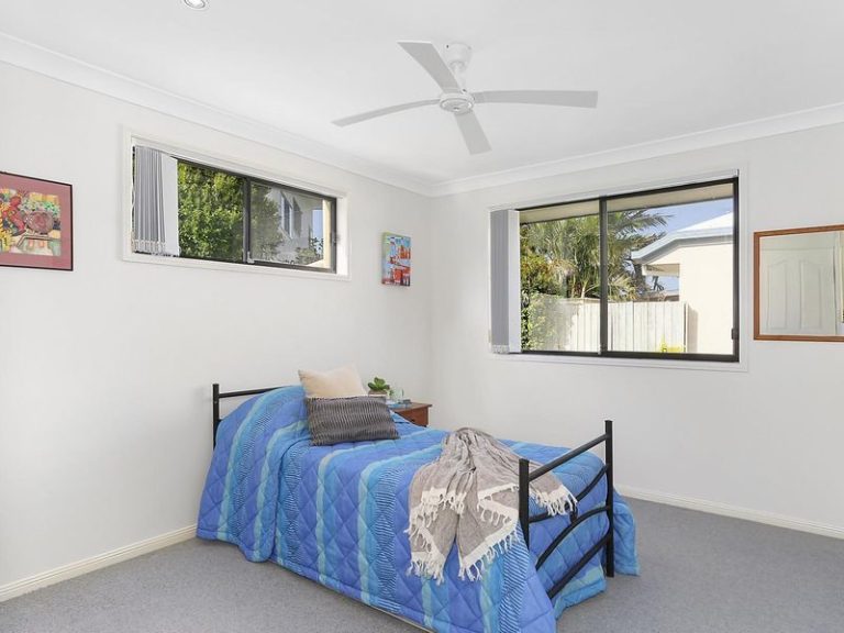 6 Mykonos Court, Kawana Island QLD 4575 - photo 10