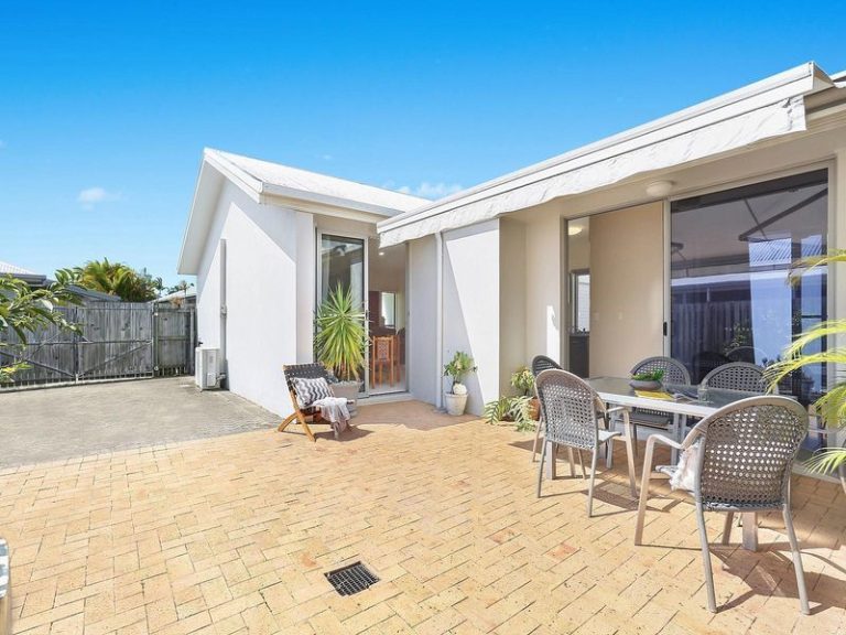 2/239 Kawana Way, KAWANA ISLAND QLD 4575 - McGrath Coast & Hinterland