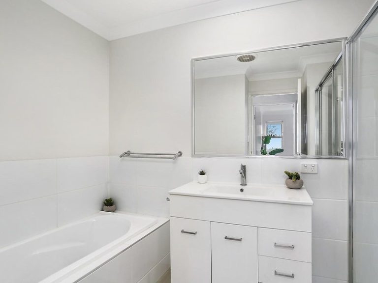25/17 Greensboro Place, Little Mountain QLD 4551 - photo 5