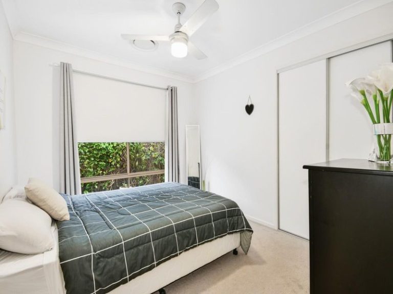 5 Kurrajong Crescent, MERIDAN PLAINS QLD 4551 - photo 11