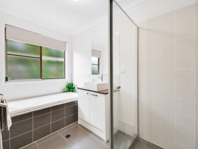 5 Kurrajong Crescent, MERIDAN PLAINS QLD 4551 - photo 9