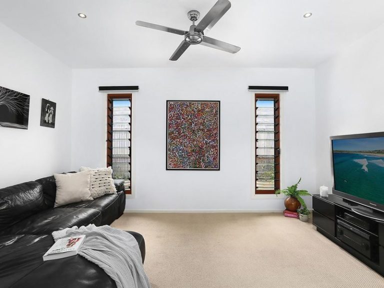 132 Grand Parade, KAWANA ISLAND QLD 4575 - photo 7