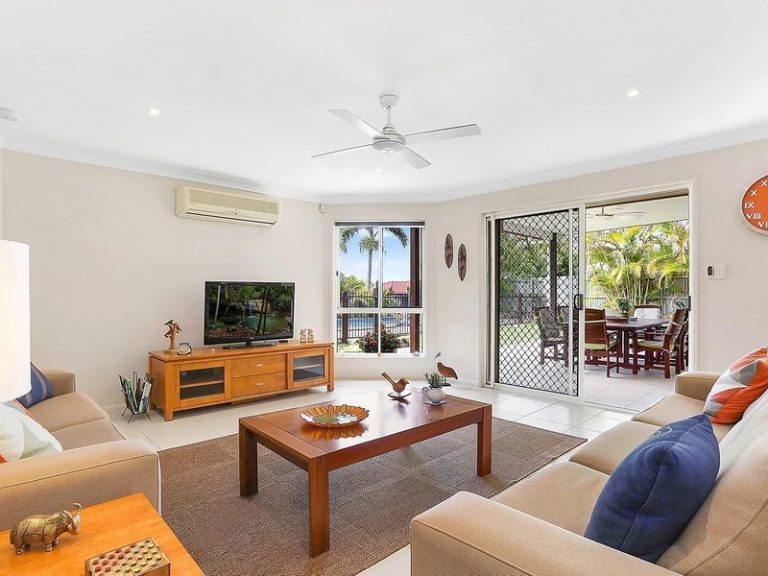 11 Turnbury Street, LITTLE MOUNTAIN QLD 4551 - photo 4