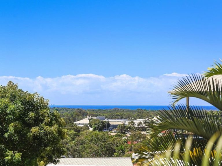 24 Riflebird Avenue, AROONA QLD 4551 - photo 2