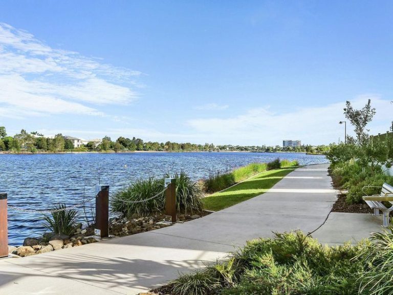 48 Viridian Circuit, Birtinya QLD 4575 - photo 13