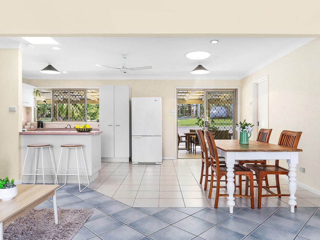 10 Flamingo Street, Little Mountain QLD 4551 - photo 4