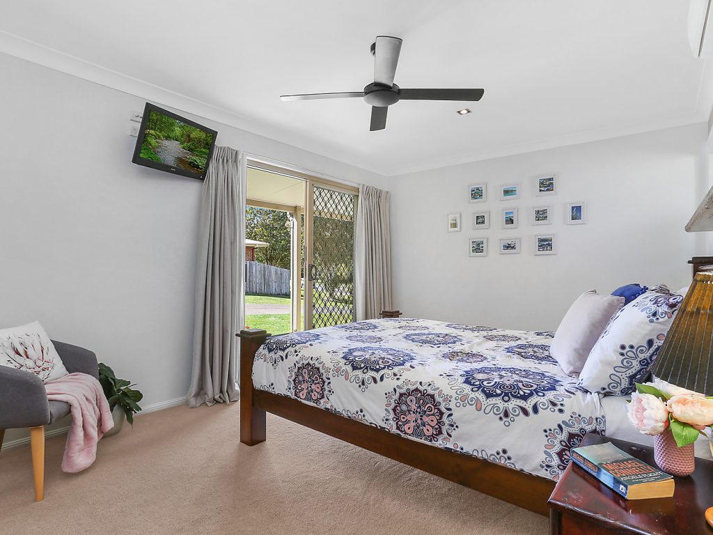 10 Flamingo Street, Little Mountain QLD 4551 - photo 5