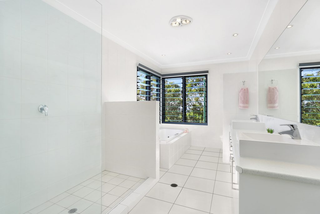 13 Sunset Drive, Little Mountain QLD 4551 - photo 8