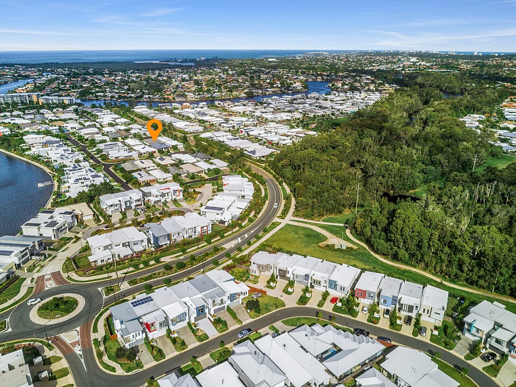 6 Akuna Street, Birtinya QLD 4575 - photo 11