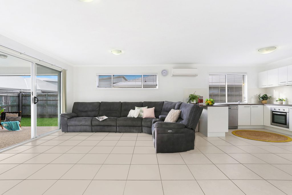 6 Akuna Street, Birtinya QLD 4575 - photo 5