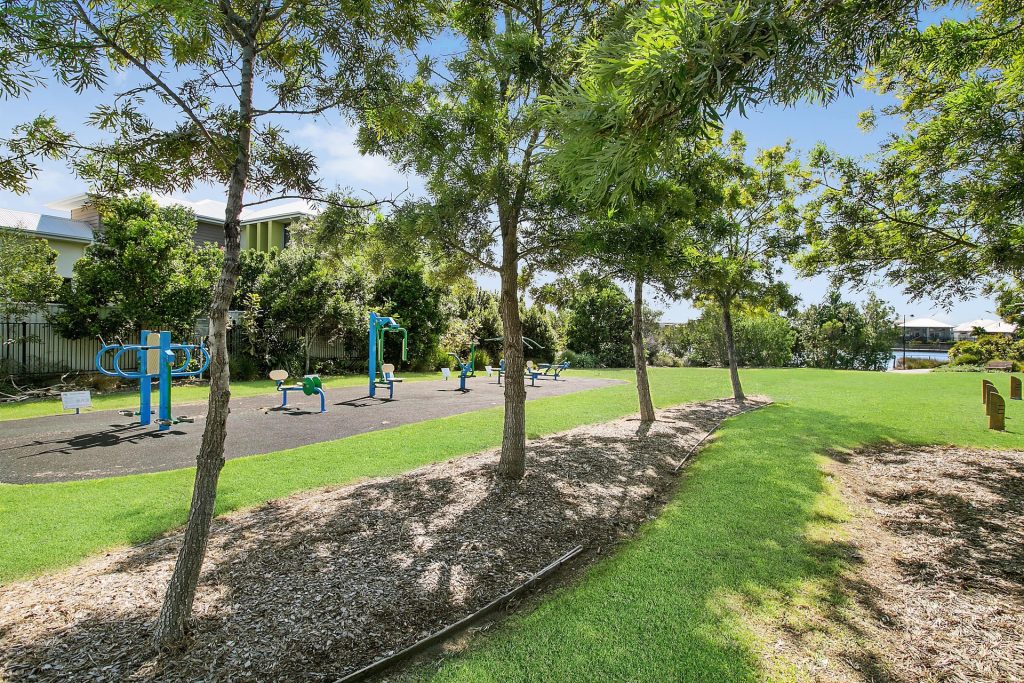 6 Akuna Street, Birtinya QLD 4575 - photo 8