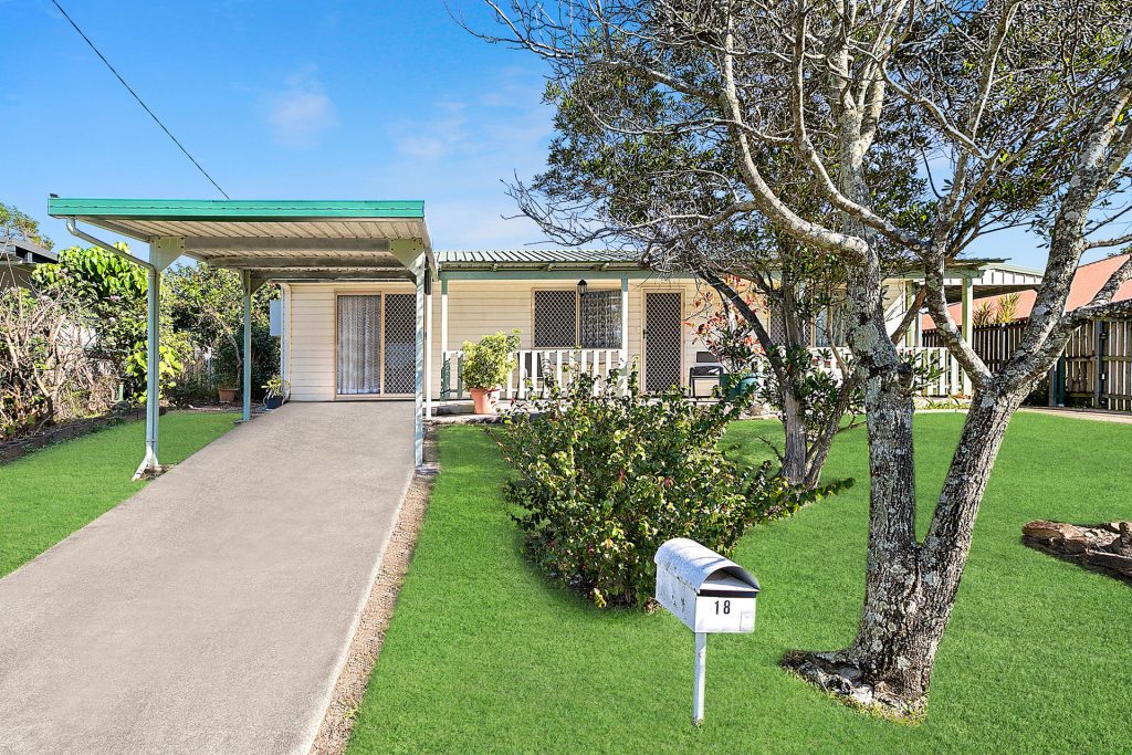 18 Doondoon Street, Currimundi QLD 4551 - photo 4