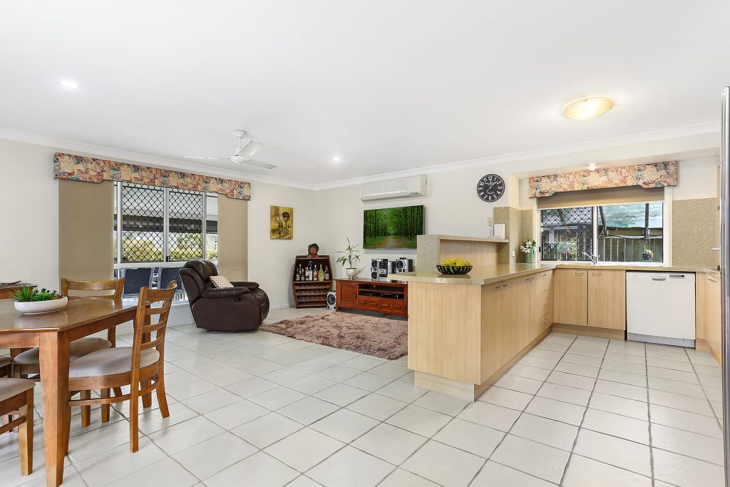 30 Bellevue Drive, Little Mountain QLD 4551 - photo 2