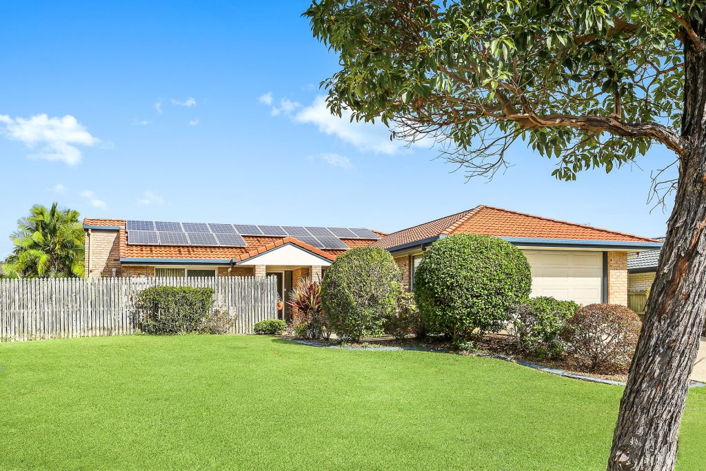 30 Bellevue Drive, Little Mountain QLD 4551 - photo 5