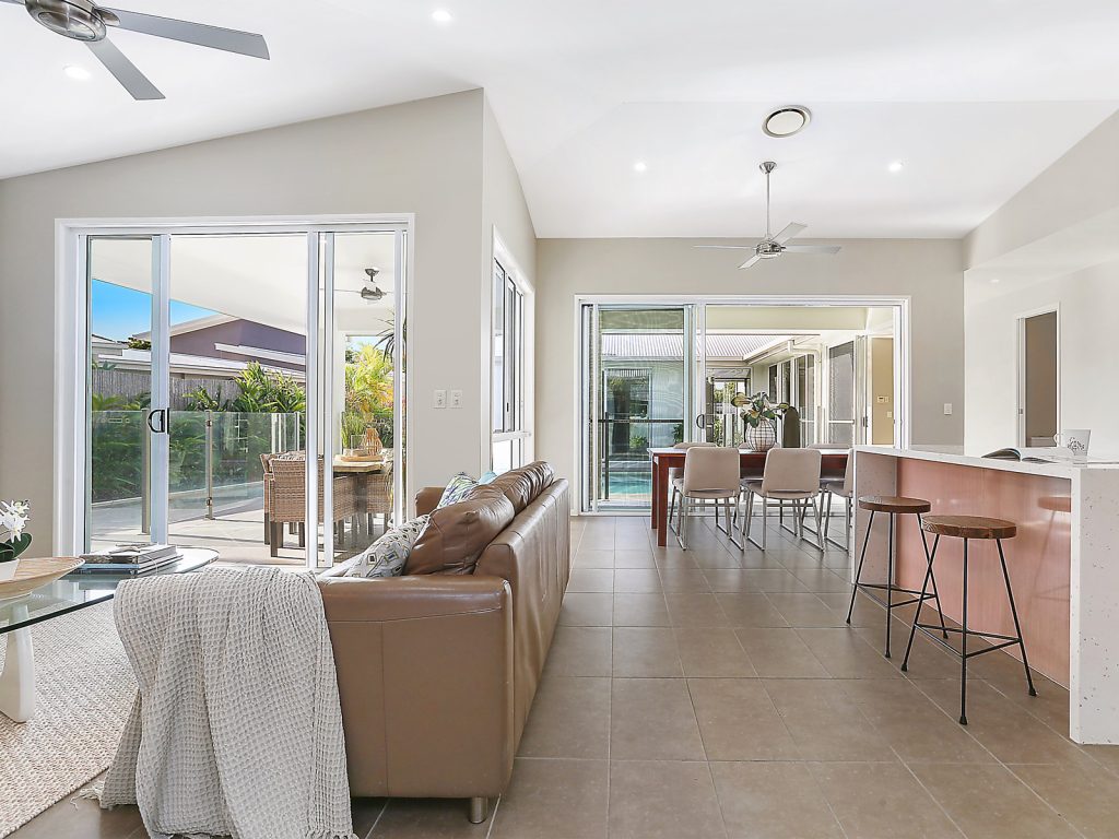 5 Barbuda Circuit, Kawana Island QLD 4575 - photo 4
