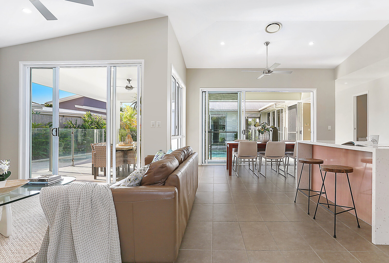 5 Barbuda Circuit, Kawana Island QLD 4575 - photo 4