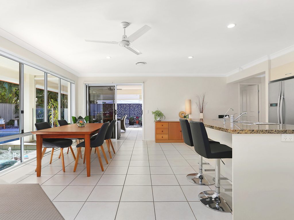 18 Barbuda Circuit, Kawana Island QLD 4575 - photo 4