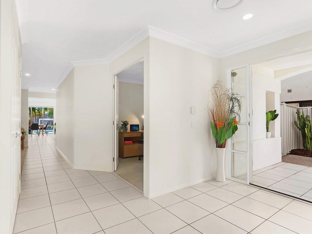 18 Barbuda Circuit, Kawana Island QLD 4575 - photo 8