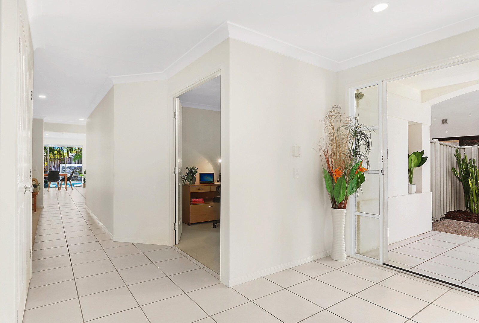 18 Barbuda Circuit, Kawana Island QLD 4575 - photo 8