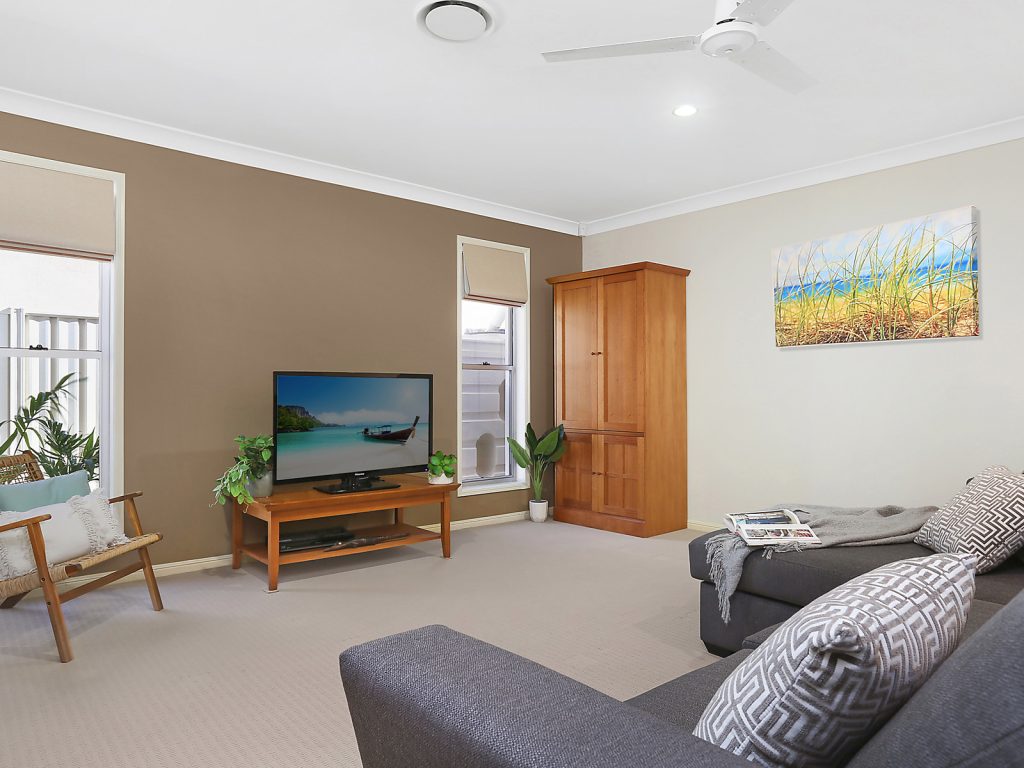 18 Barbuda Circuit, Kawana Island QLD 4575 - photo 9