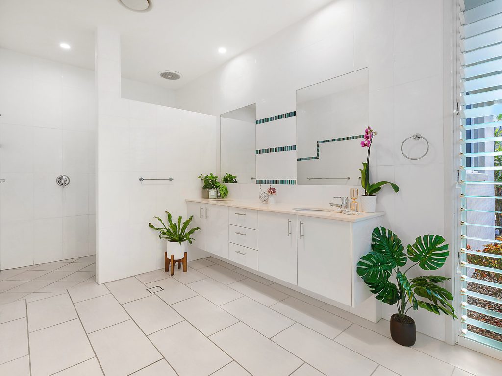 6 Jersey Place, Kawana Island QLD 4575 - photo 11