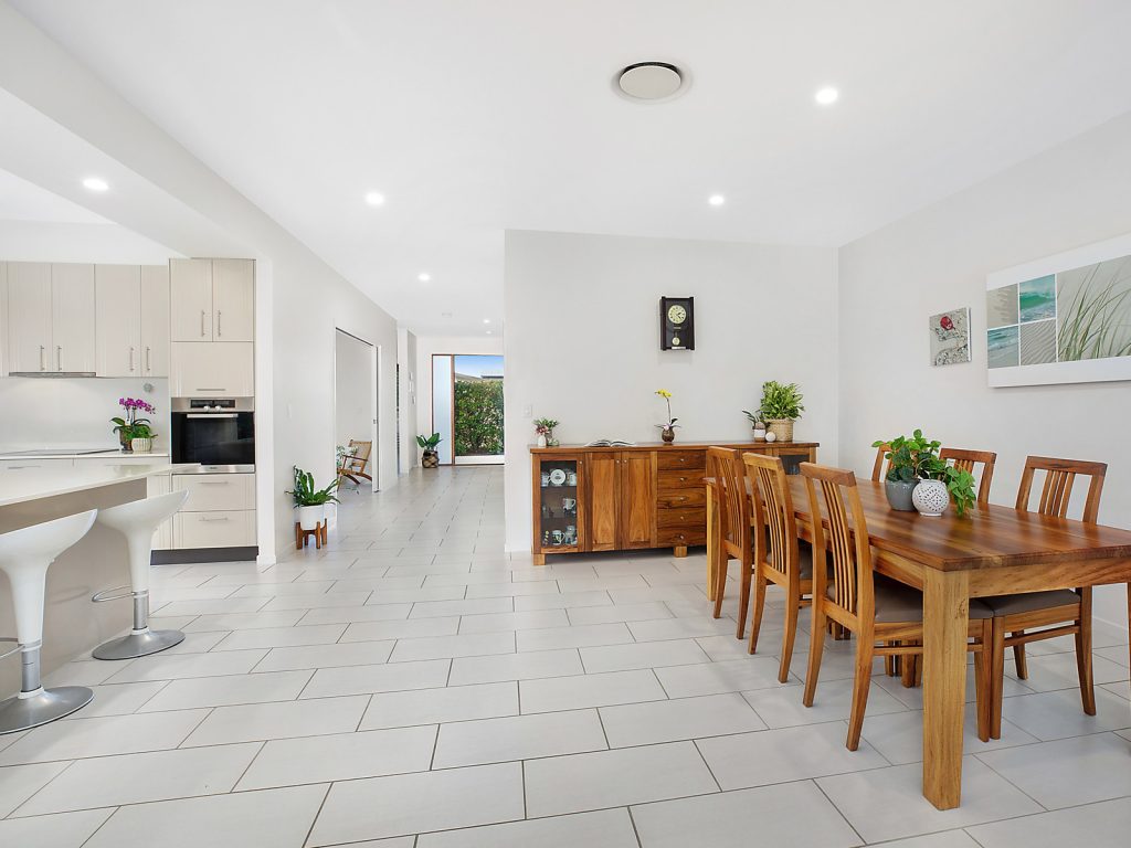 6 Jersey Place, Kawana Island QLD 4575 - photo 5