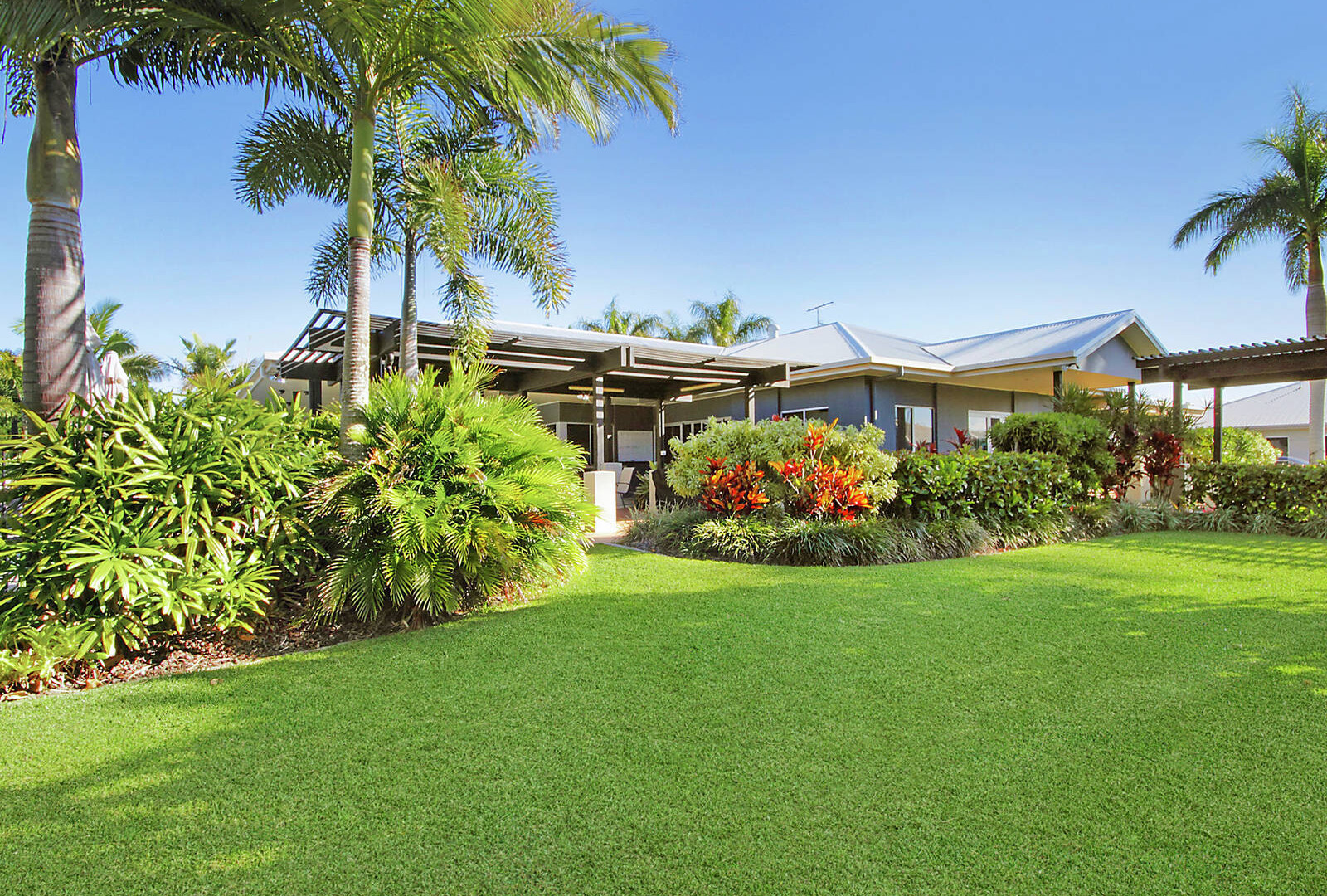 128/2 Grand Parade, Kawana Island QLD 4575 - photo 11