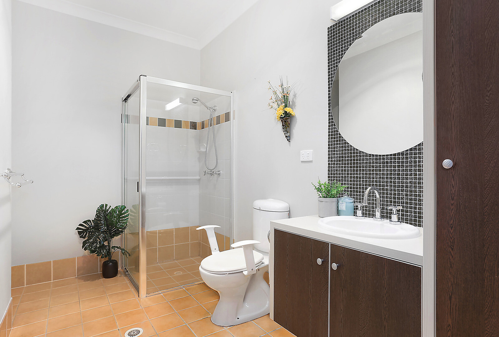 128/2 Grand Parade, Kawana Island QLD 4575 - photo 7