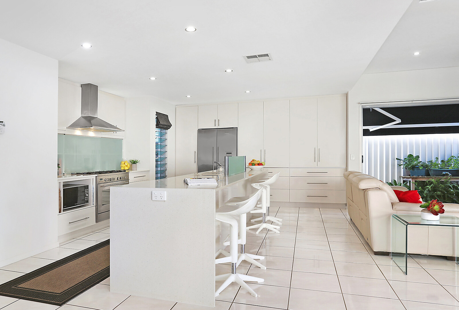 15 Cocos Court, Kawana Island QLD 4575 - photo 5