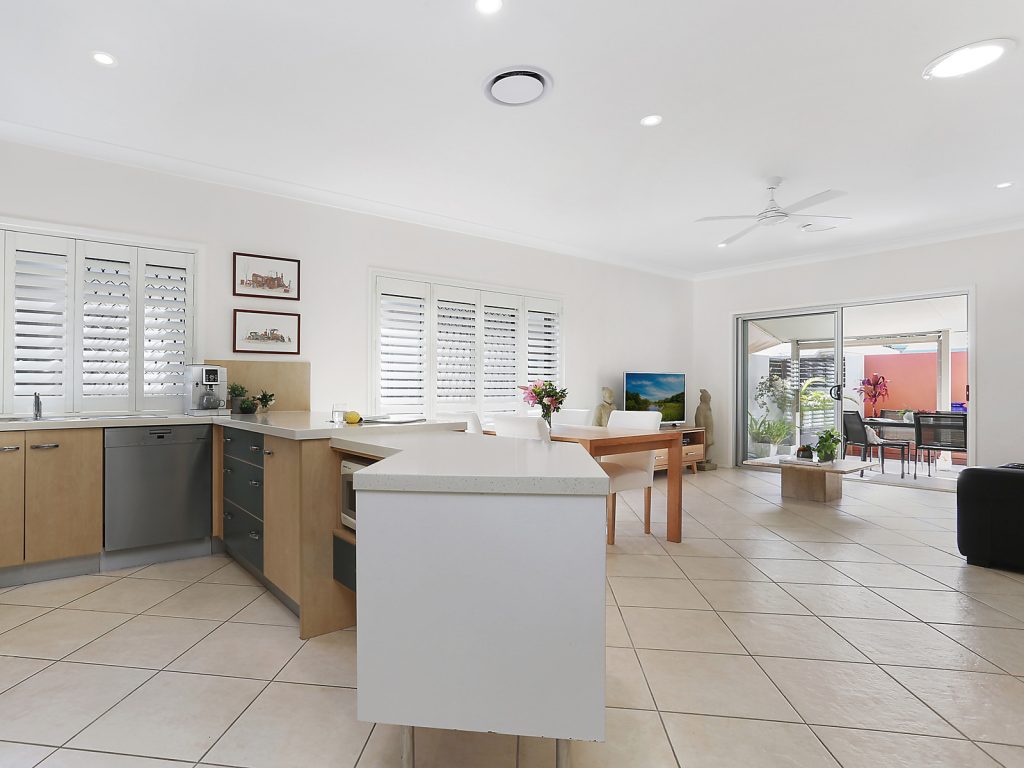 127/2 Grand Parade, Kawana Island QLD 4575 - photo 4