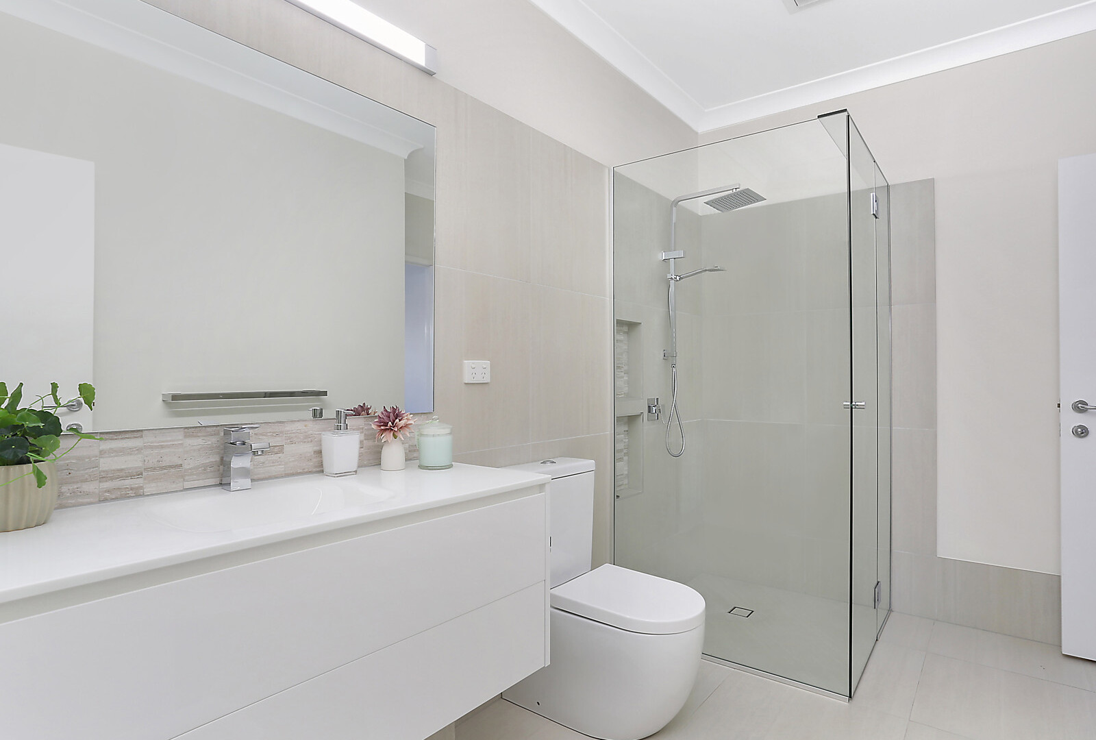 127/2 Grand Parade, Kawana Island QLD 4575 - photo 7