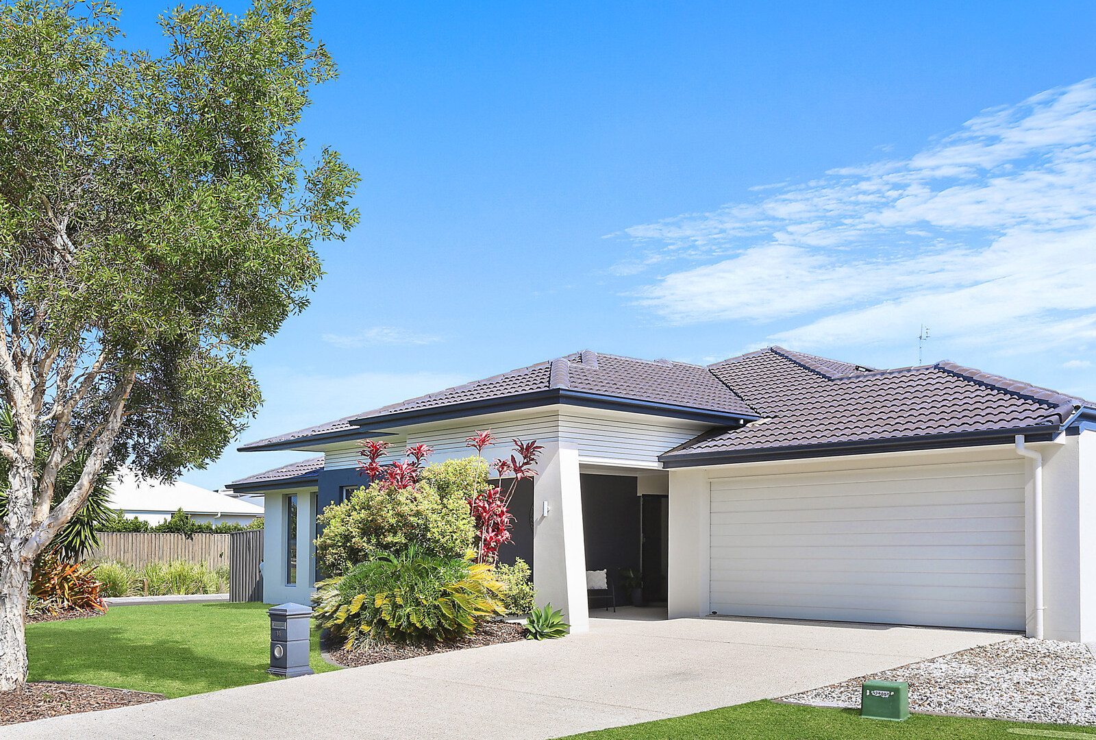 14 Headland Drive, Birtinya QLD 4575 - photo 8