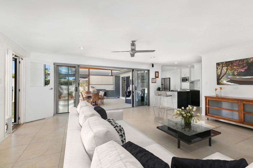 7 Enfield Crescent, Battery Hill QLD 4551 - photo 4