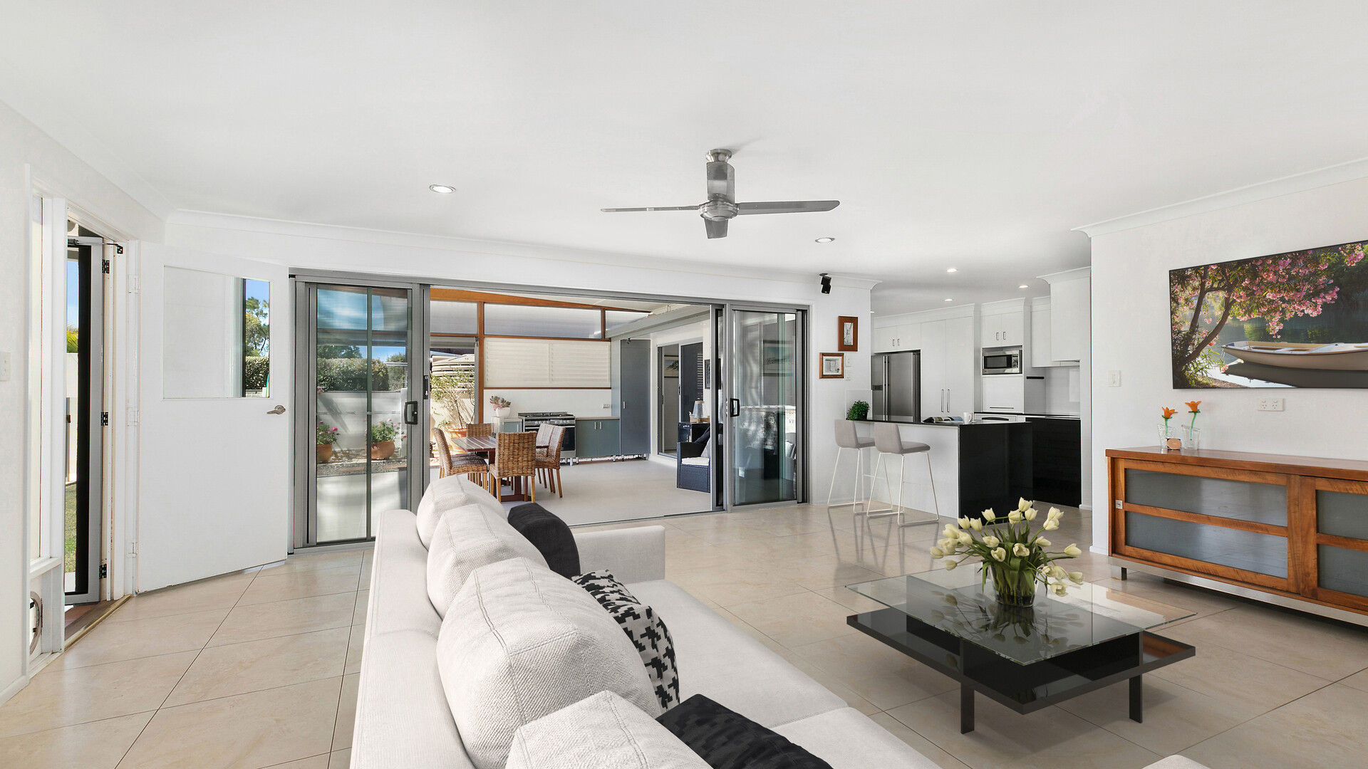 7 Enfield Crescent, Battery Hill QLD 4551 - photo 4