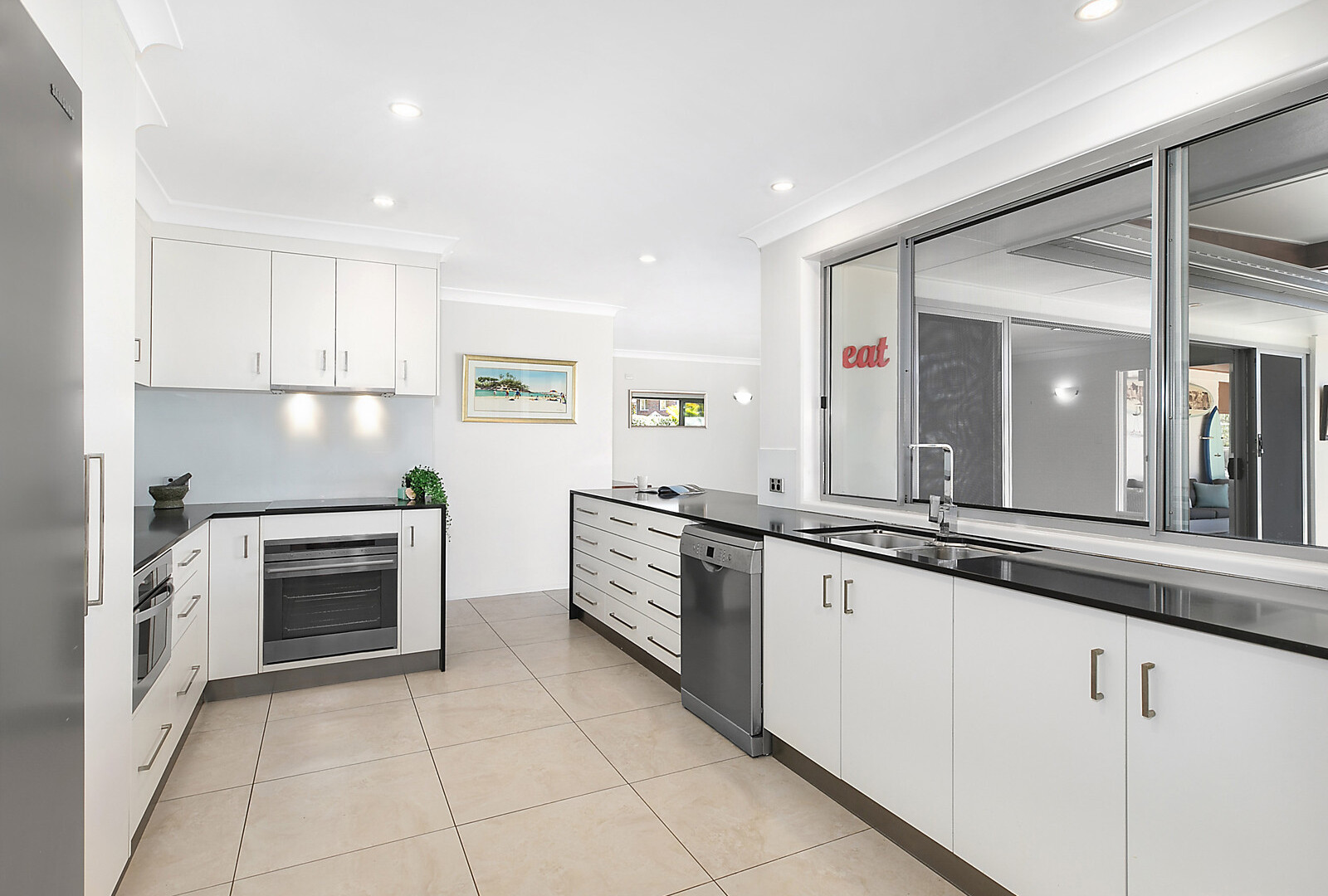 7 Enfield Crescent, Battery Hill QLD 4551 - photo 7