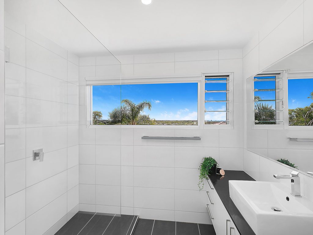7 Enfield Crescent, Battery Hill QLD 4551 - photo 9