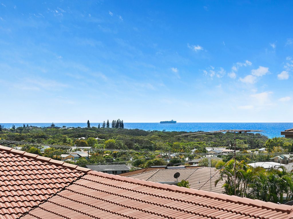 7 Enfield Crescent, Battery Hill QLD 4551 - photo 10