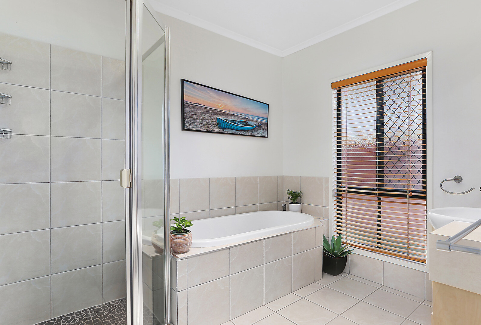 12 Seychelles Place, Kawana Island QLD 4575 - photo 15