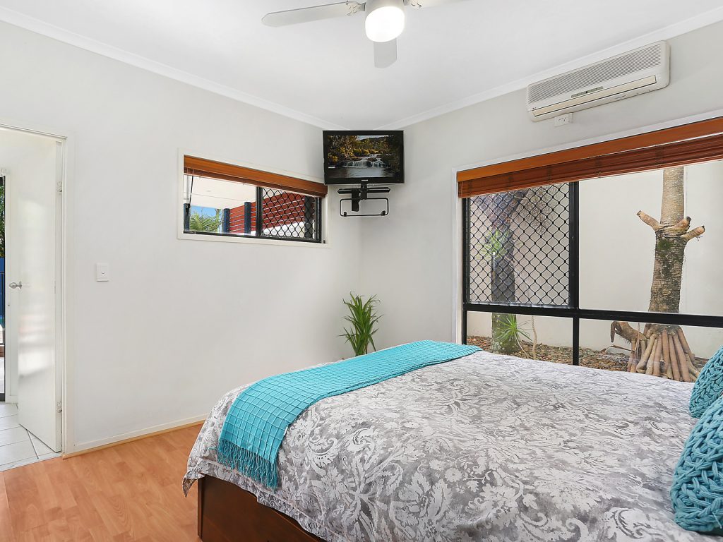 12 Seychelles Place, Kawana Island QLD 4575 - photo 16