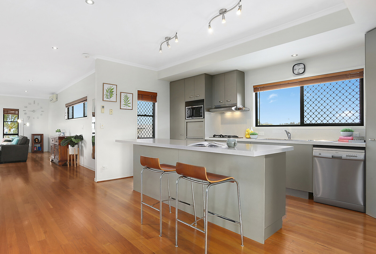12 Seychelles Place, Kawana Island QLD 4575 - photo 8