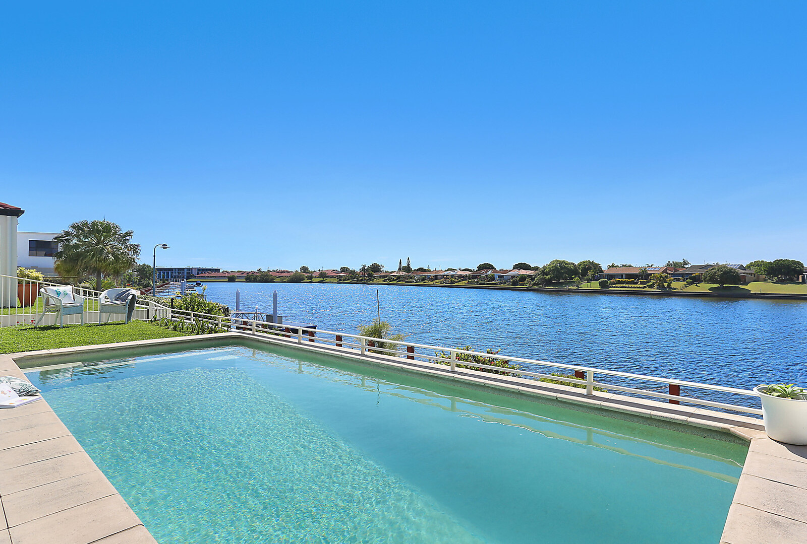 16 Seychelles Place, Kawana Island QLD 4575 - photo 3