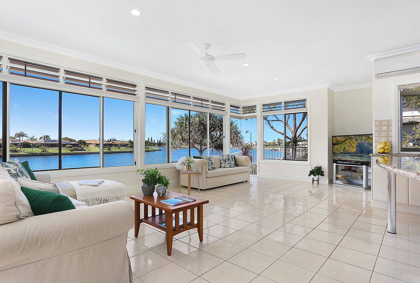 16 Seychelles Place, Kawana Island QLD 4575 - photo 5