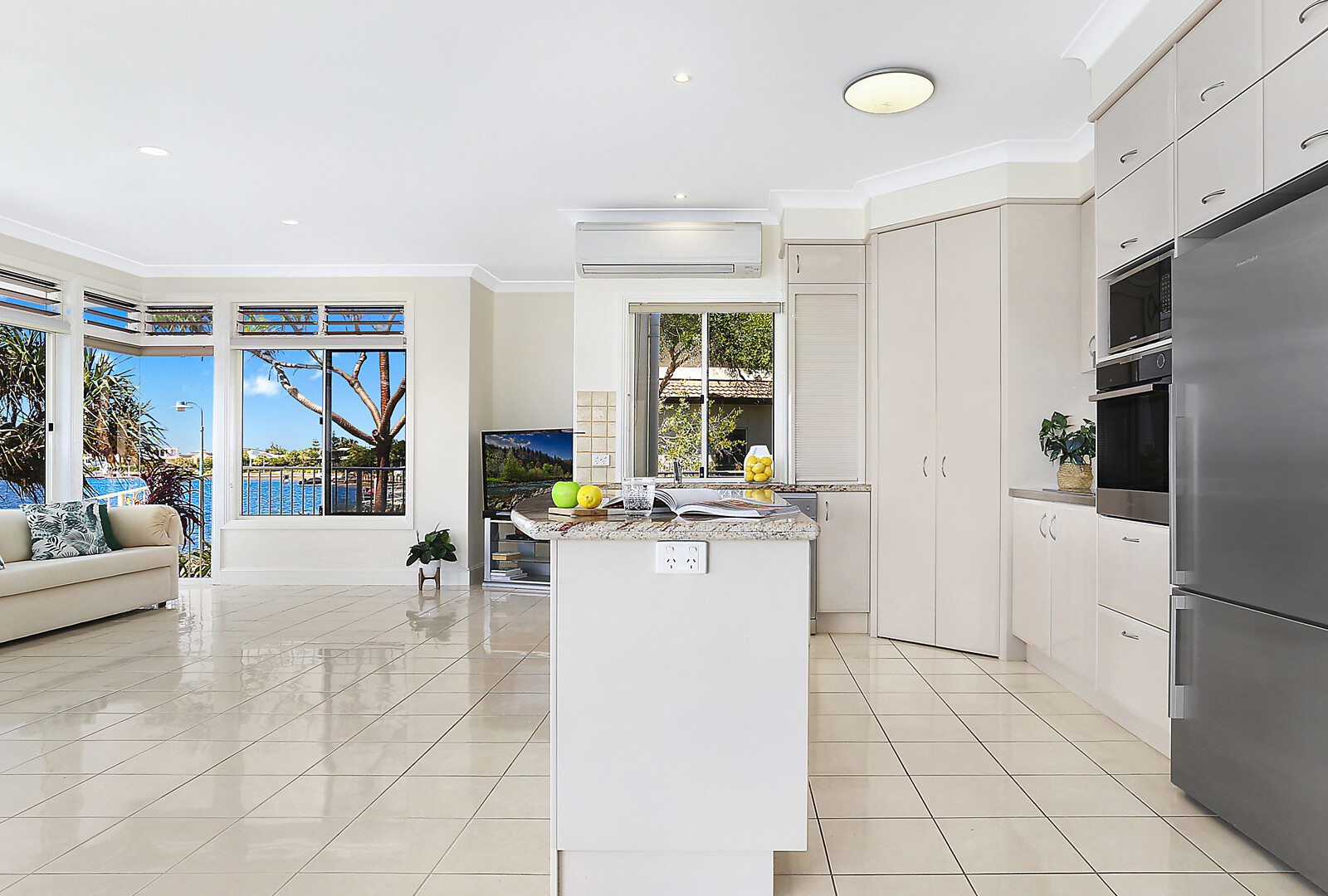 16 Seychelles Place, Kawana Island QLD 4575 - photo 7