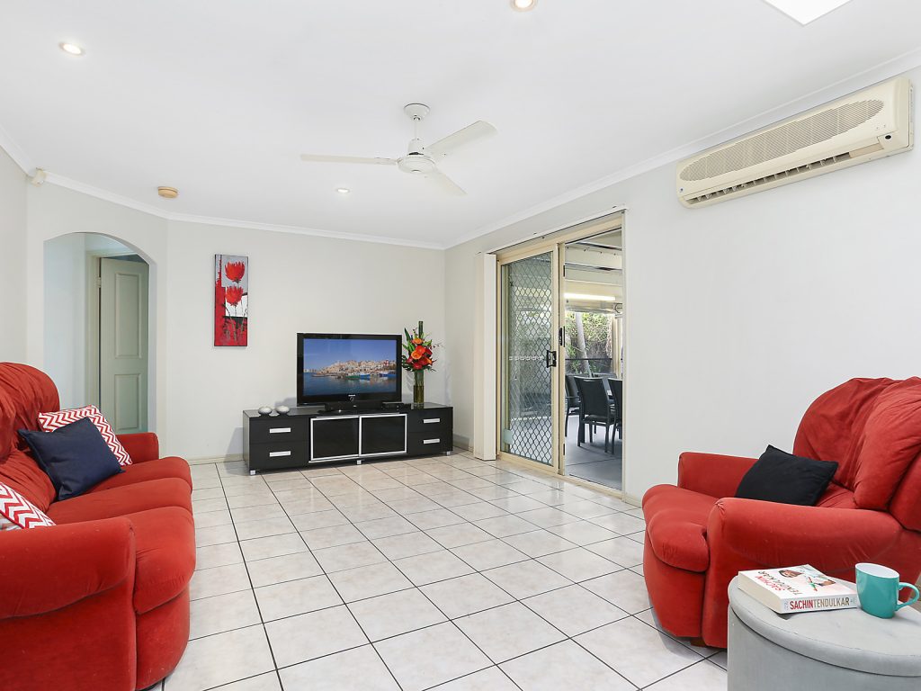 24 Bellevue Drive, Little Mountain QLD 4551 - photo 4