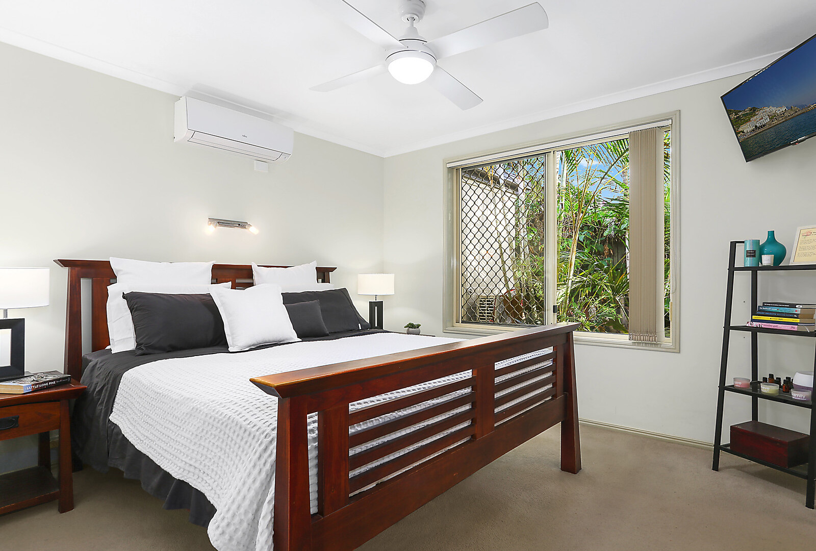 24 Bellevue Drive, Little Mountain QLD 4551 - photo 5