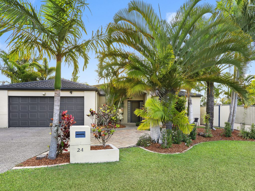 24 Bellevue Drive, Little Mountain QLD 4551 - photo 6